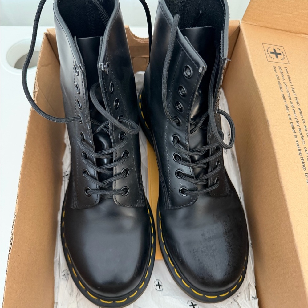 Dr. Martens Black Smooth 1460 Boots - Picture 2 of 6